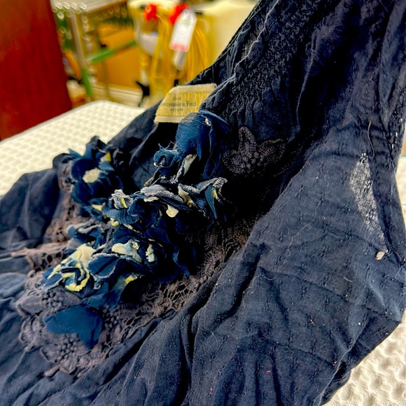 Navy blue summer top with elastic waist, Abercrombie and Fitch size large - Picture 5 of 6